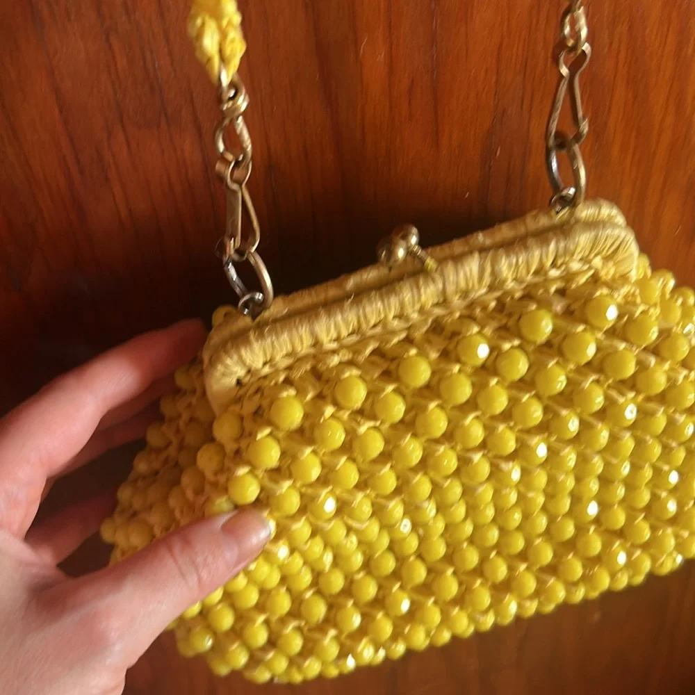 Small yellow beaded purse - Picture 3 of 5